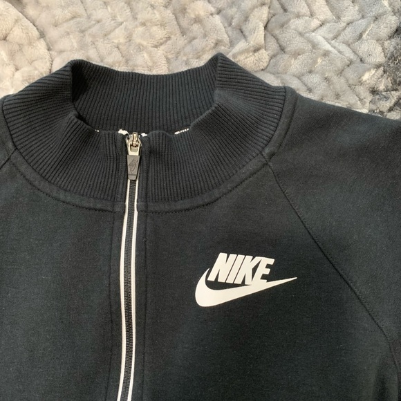 Nike Jacket - Picture 2 of 4